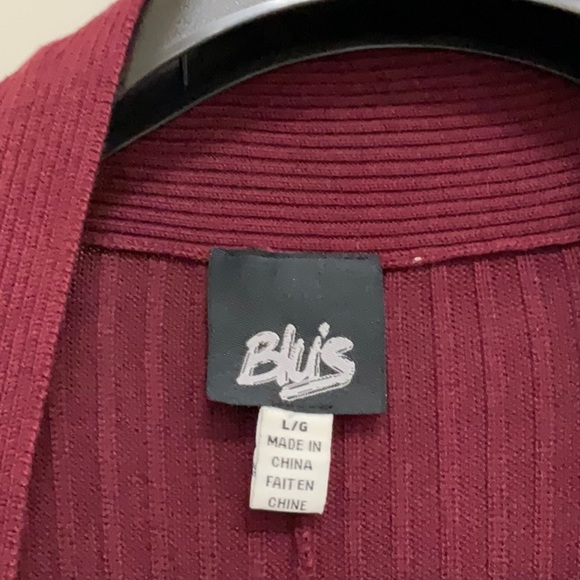 Timeless Burgundy Sweater - Picture 3 of 11